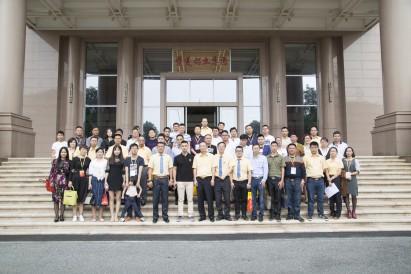 湖南經分銷商蒞臨我司開展經銷發展交流活動